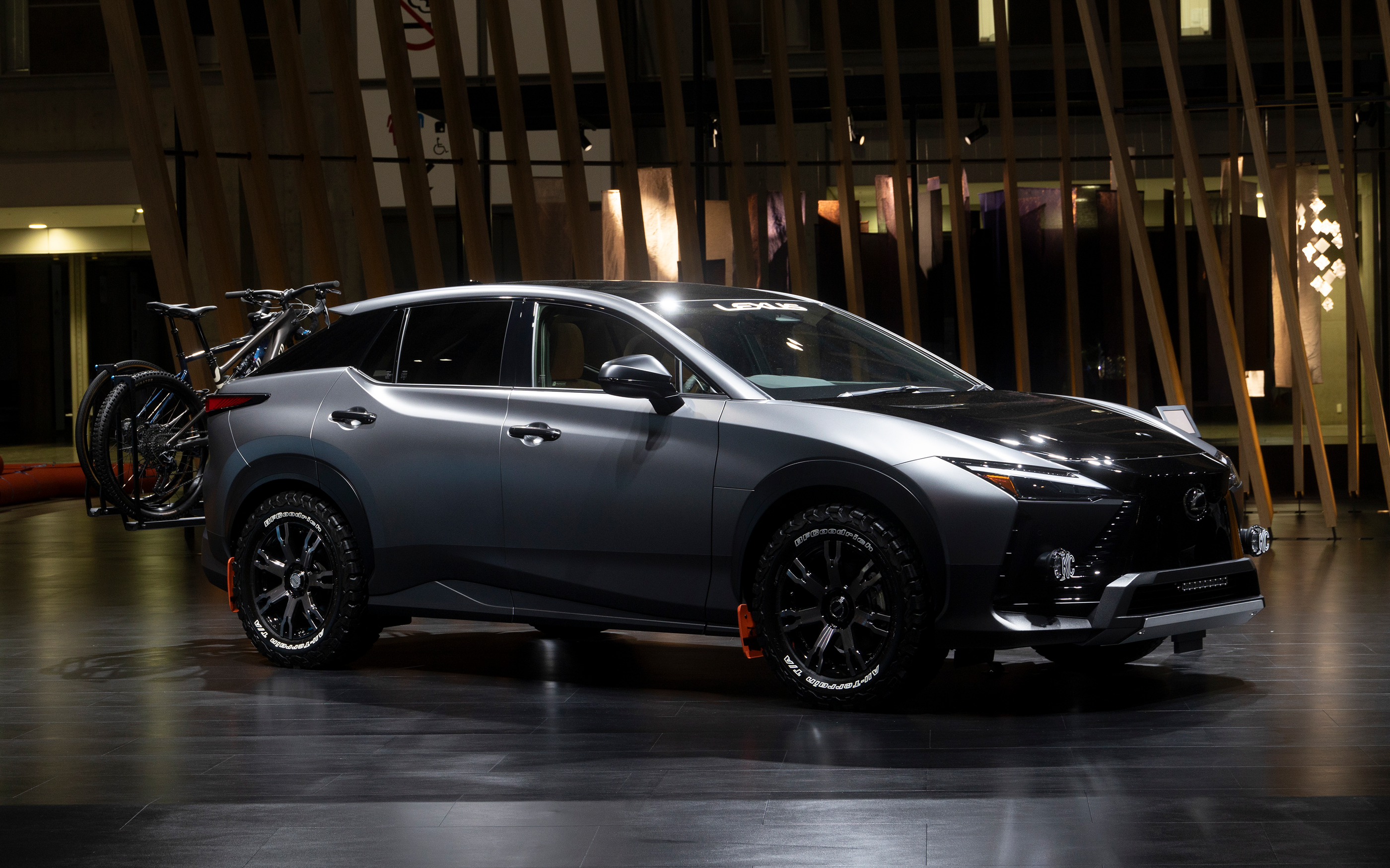 Lexus RZ, цахилгаан автомашин&nbsp;